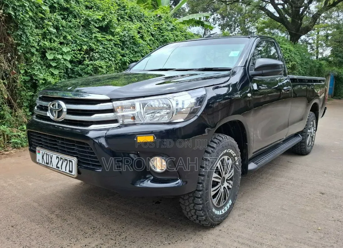 Toyota Hilux 2019 Black
