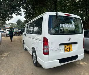 Toyota HiAce 2013 White