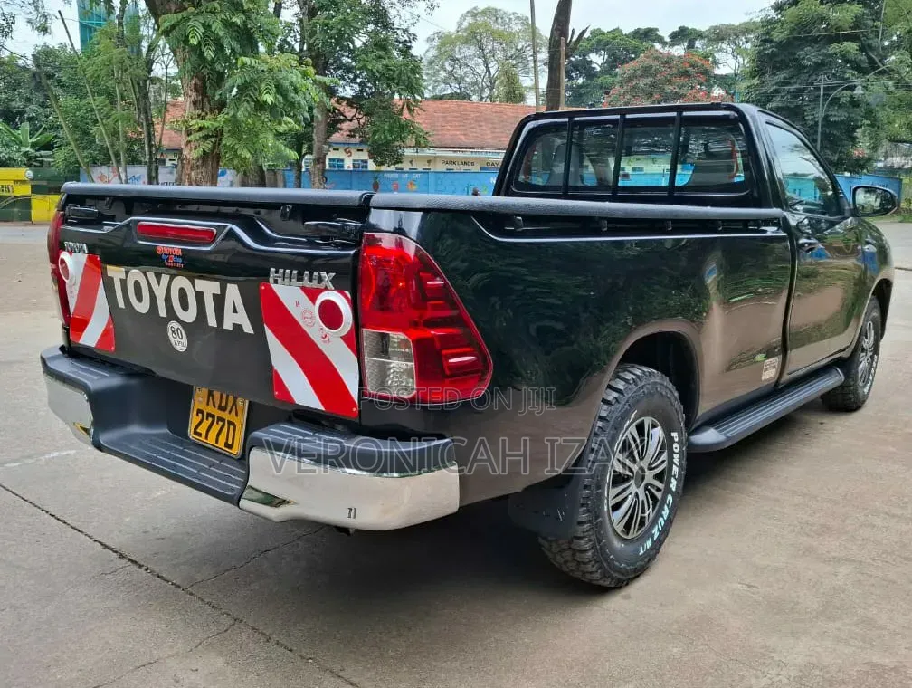Toyota Hilux 2019 Black