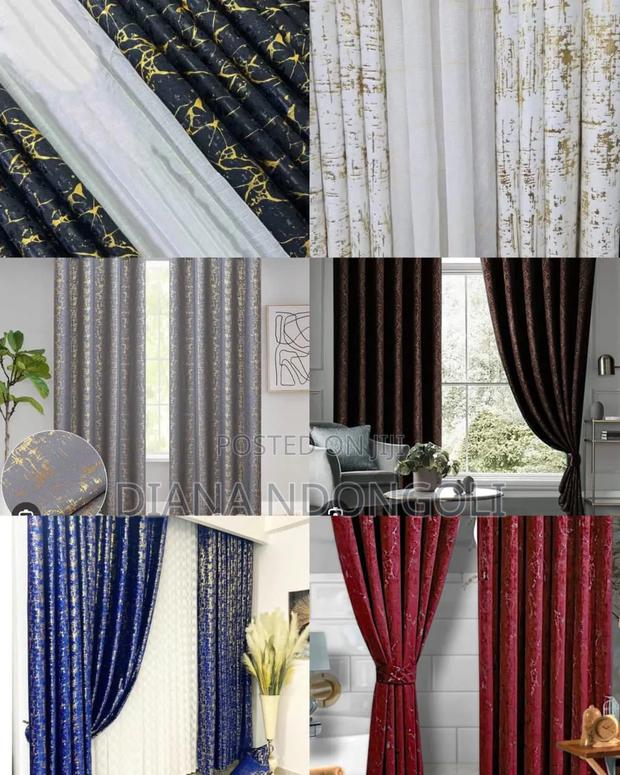 *3 Pc Velvet Curtains(Marble Effect)*
2 Curtains 1.5 M Each