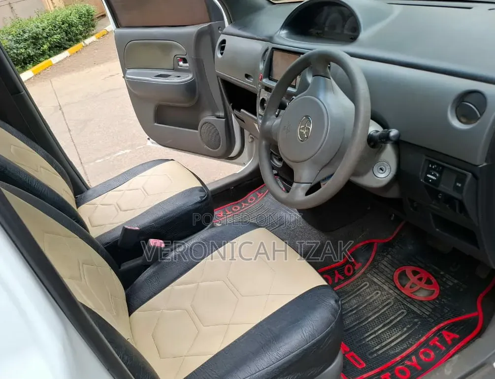 Toyota Sienta 2012 White