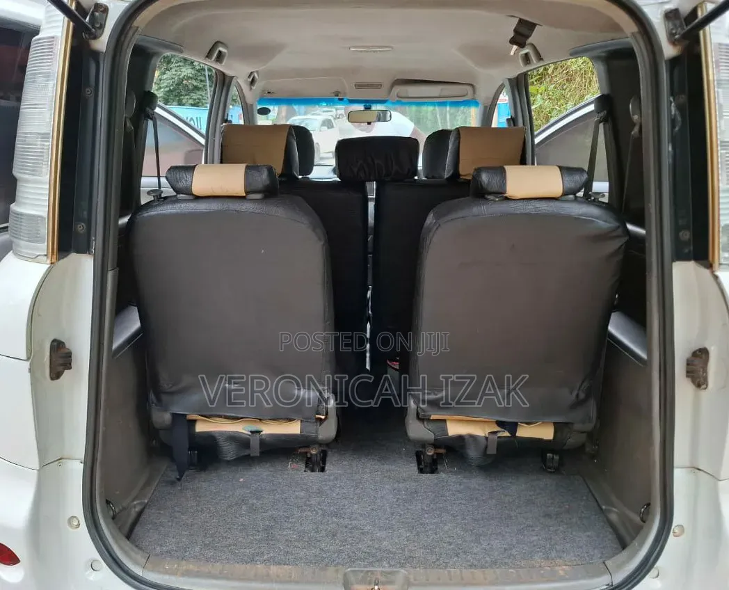 Toyota Sienta 2012 White