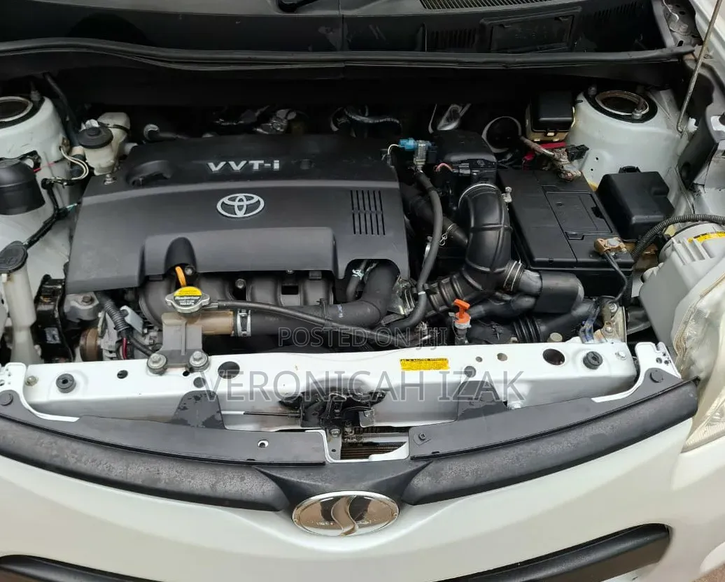 Toyota Sienta 2012 White