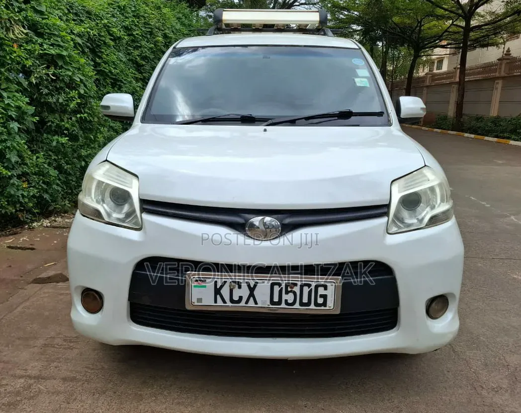 Toyota Sienta 2012 White