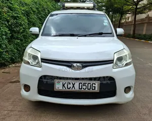 Toyota Sienta 2012 White
