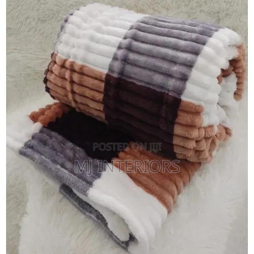 Thick Heavy Fleece Blankets With Elegant Patterns