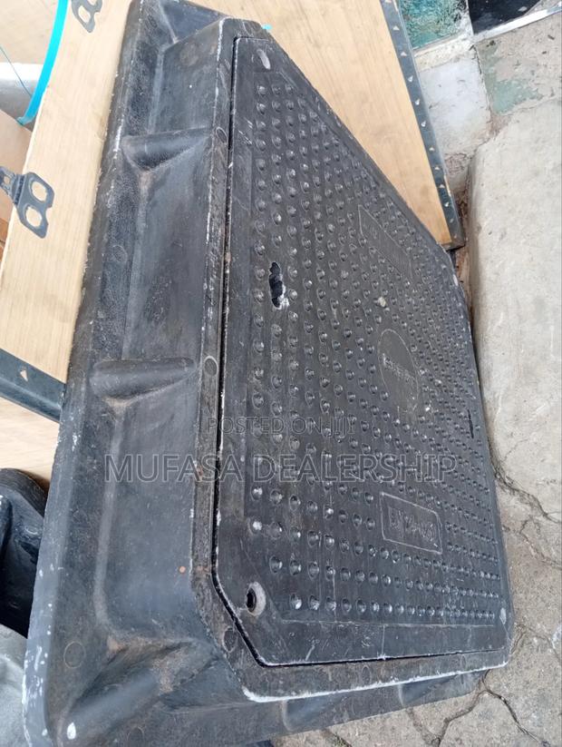 Corrosion-Free Manhole Cover 24inches