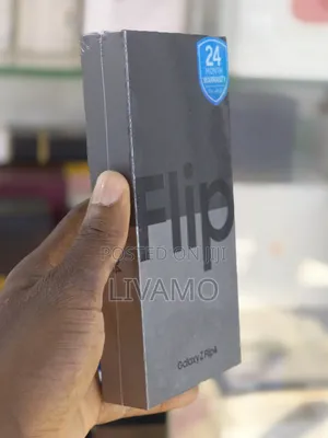New Samsung Galaxy Z Flip4 128 GB Black
