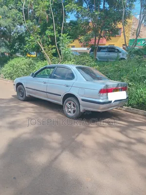 Nissan Sunny 2005 Silver
