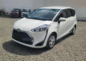 Toyota Sienta 1.5 Hybrid FWD 2019 White