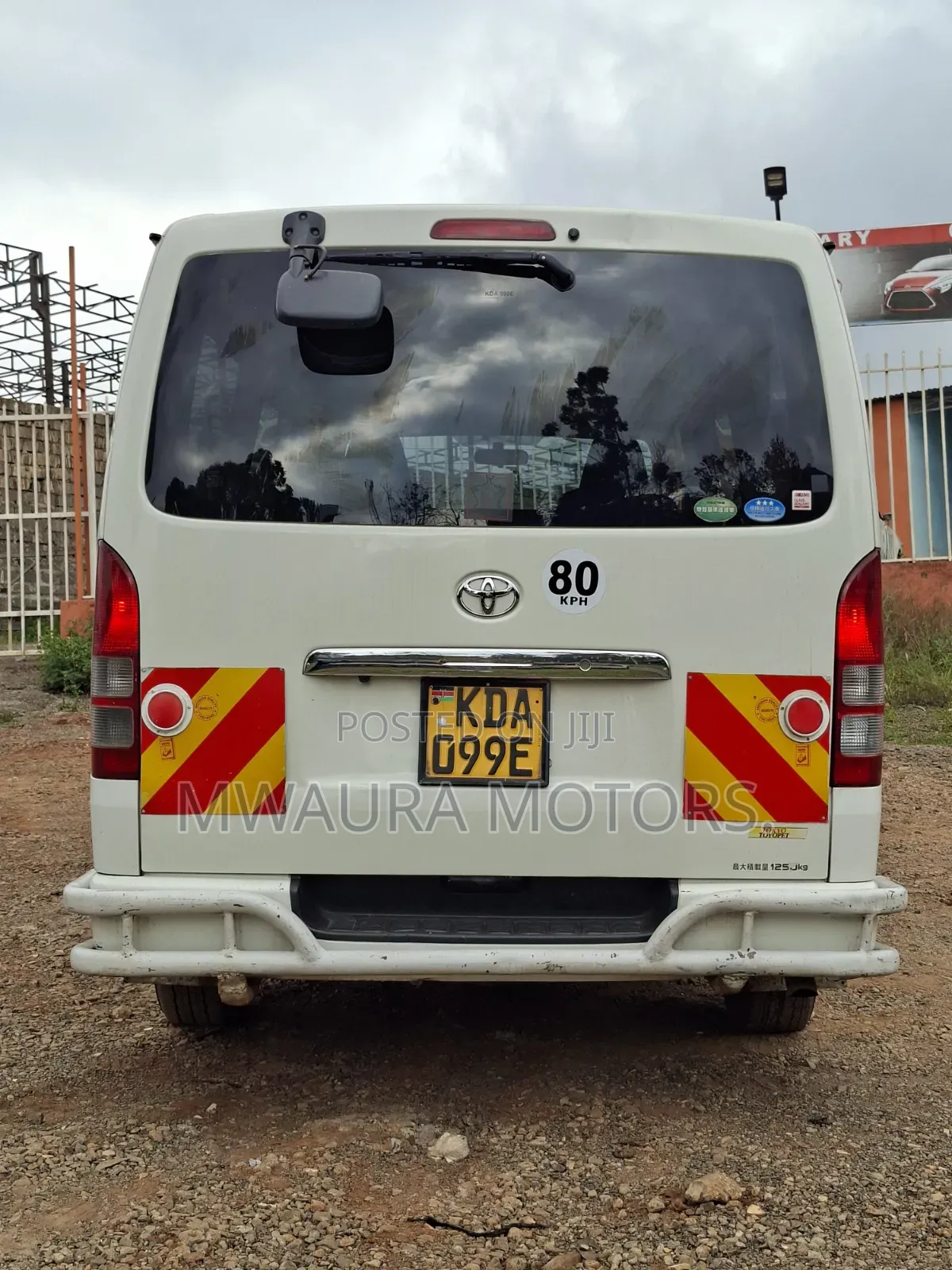 Toyota HiAce 2013 White
