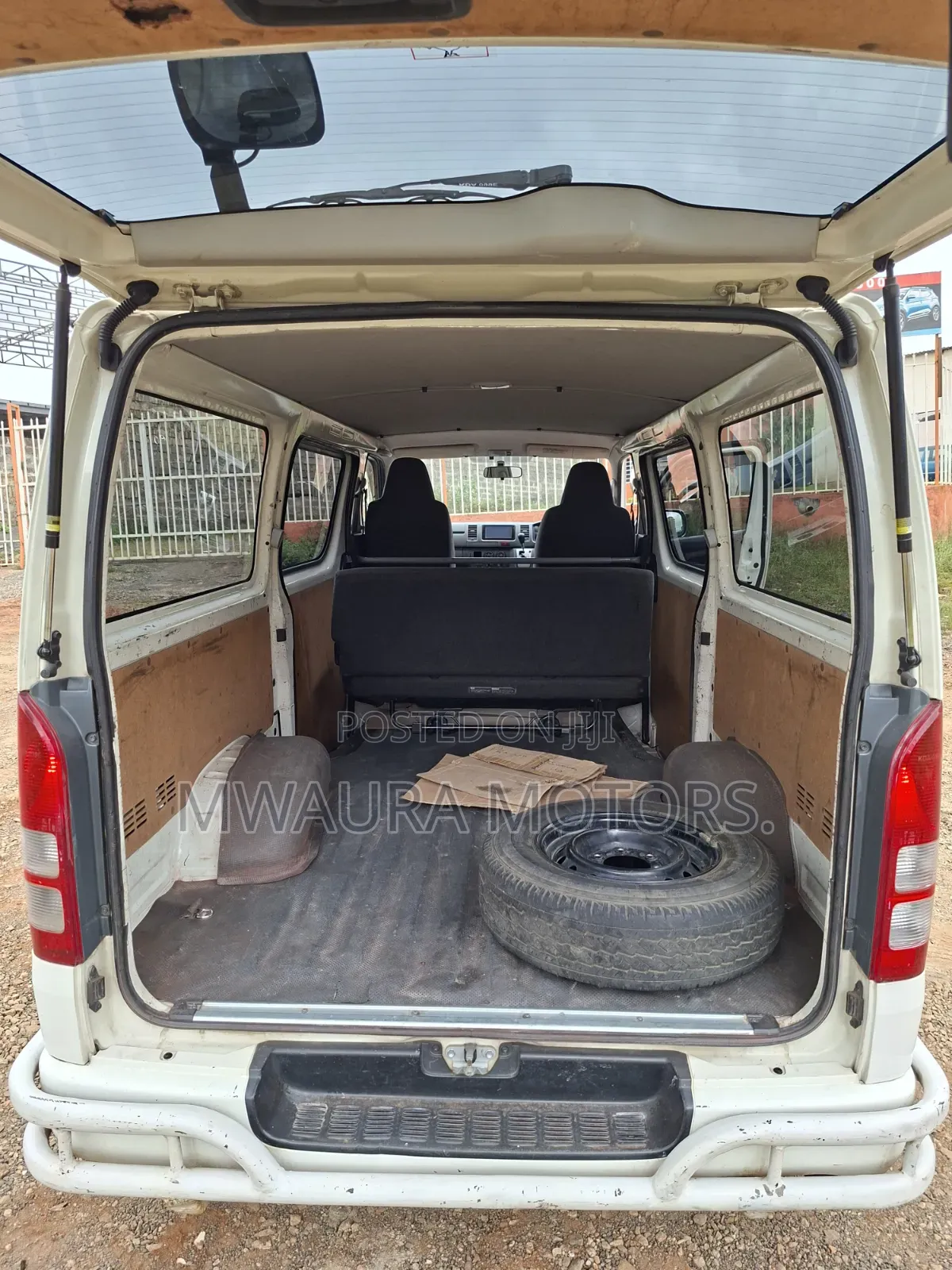 Toyota HiAce 2013 White