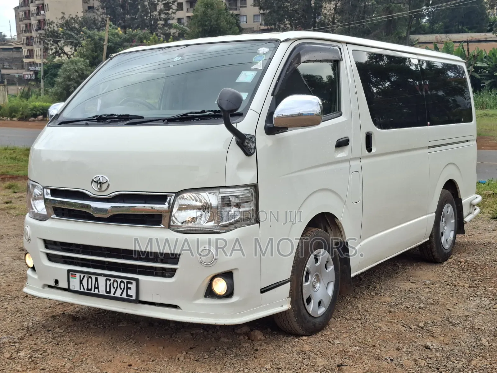 Toyota HiAce 2013 White