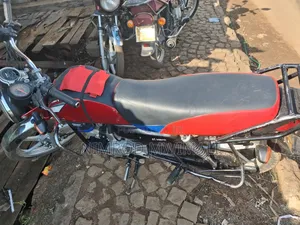 Hero Hunter 100 2022 Red