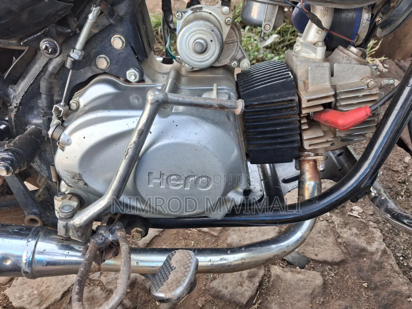 Hero Hunter 100 2022 Red