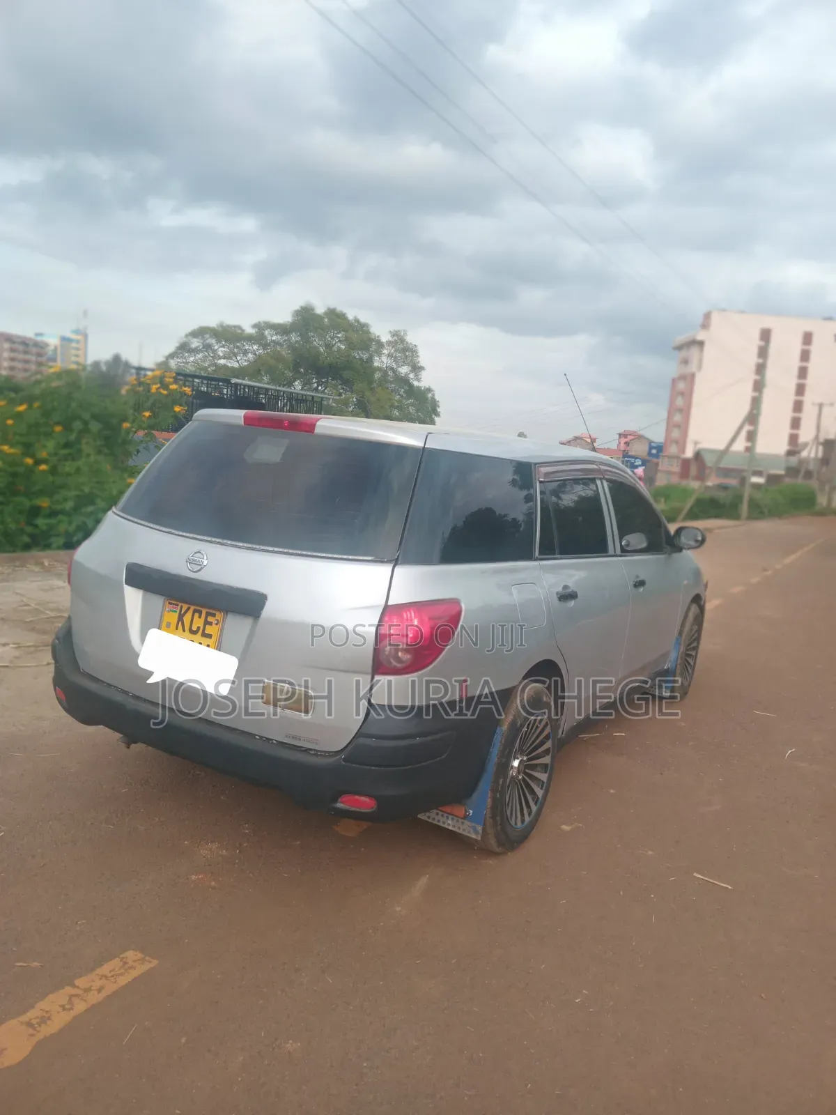Nissan Advan 2010 Silver