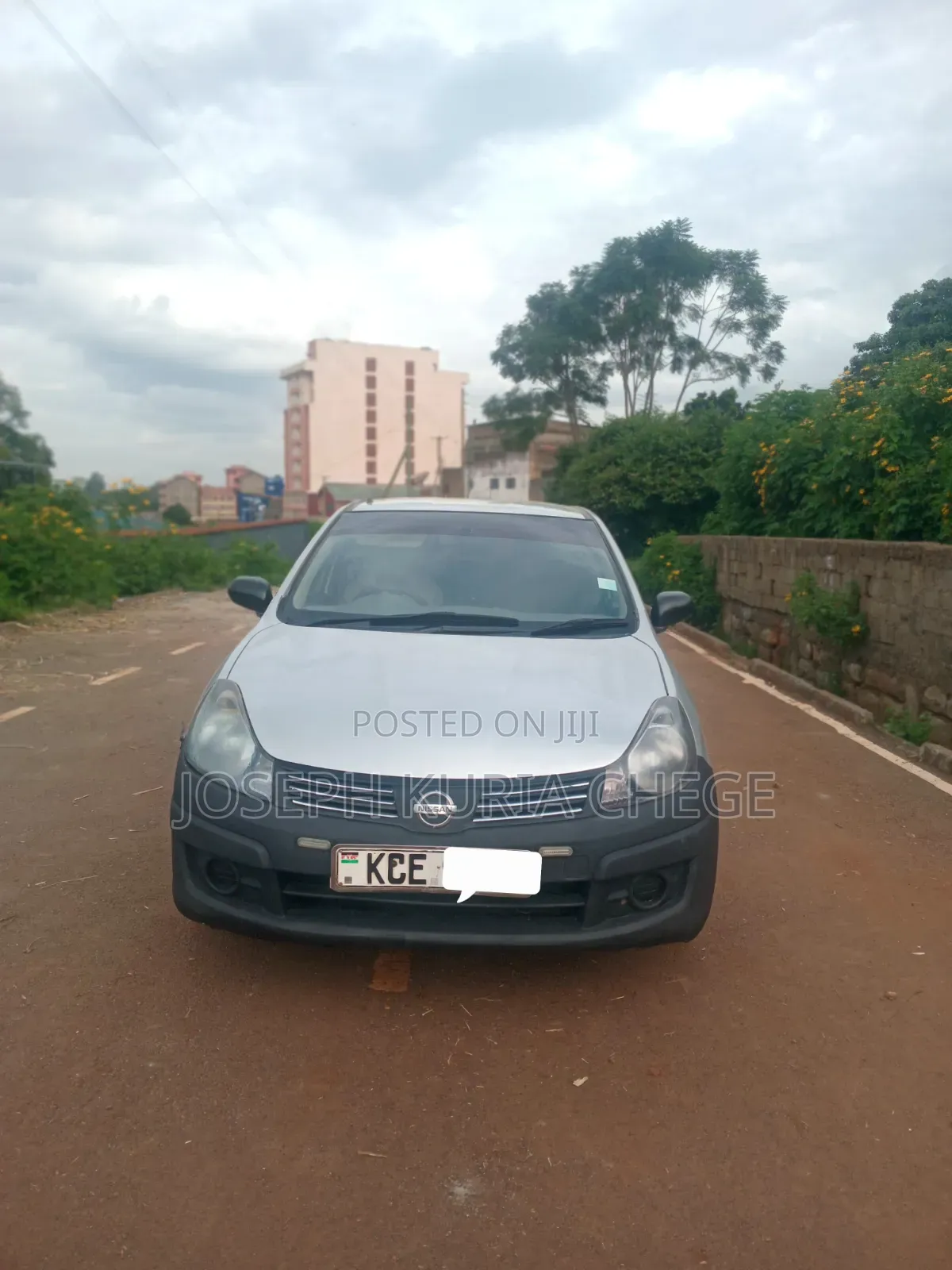 Nissan Advan 2010 Silver