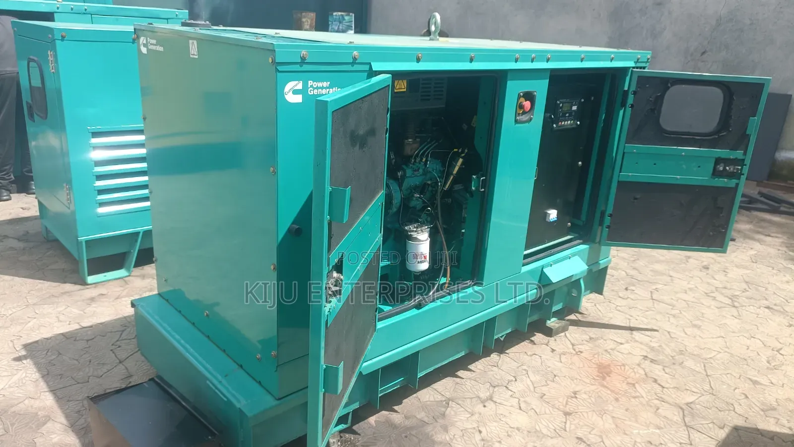 Ex-Uk Cummins 30kva Silent Diesel Generator for Sale