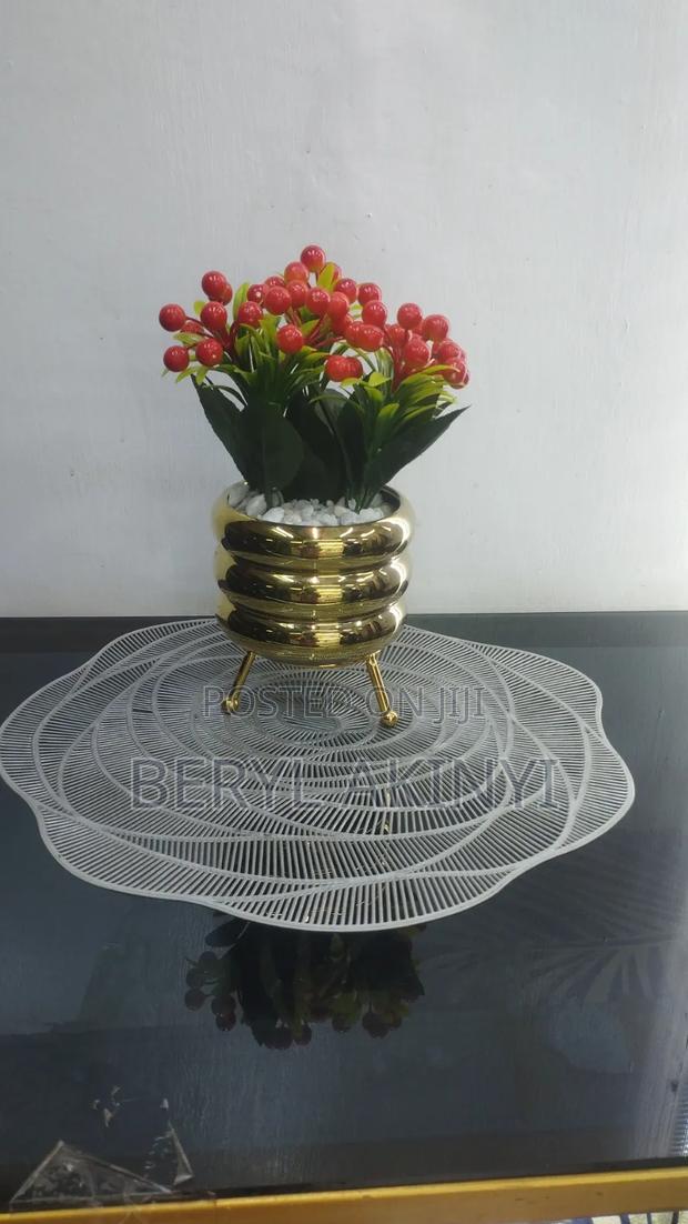 Medium Spiral Vase With Flowers