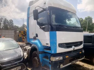 Renault 2010 White 