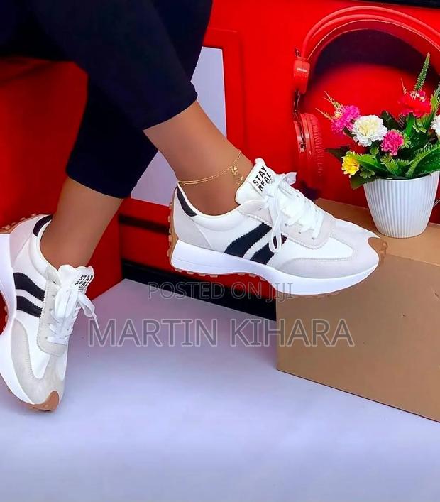 Stay Real Ladies Sneakers (Size 36--43) - main view