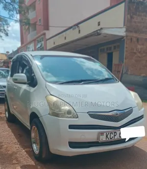 Toyota Ractis 2010 White