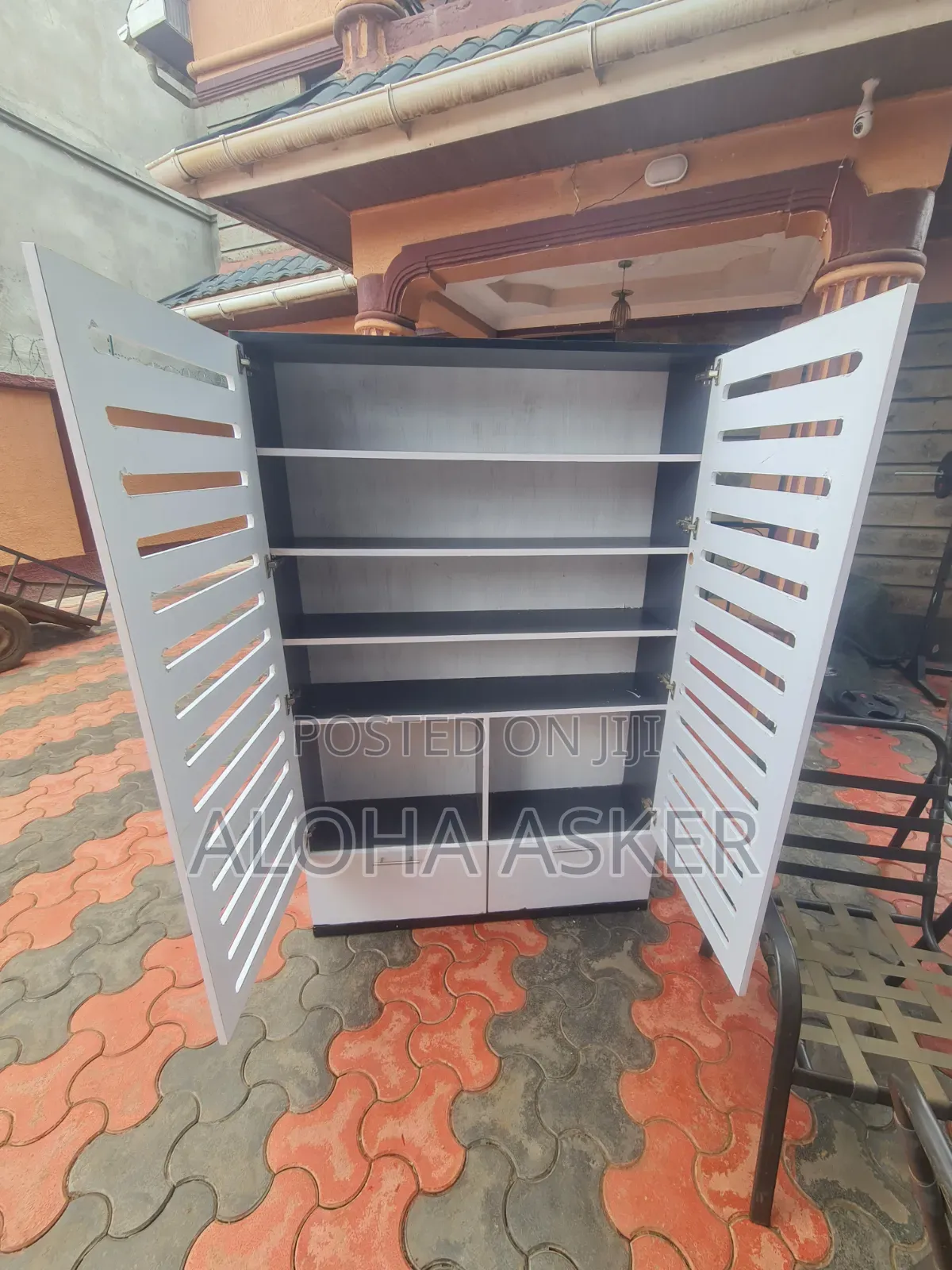 Modern Model Wood Shoerack