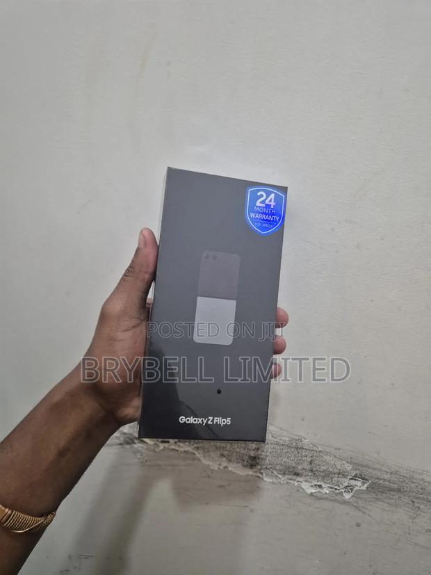 New Samsung Galaxy Z Flip 5 256 GB Black