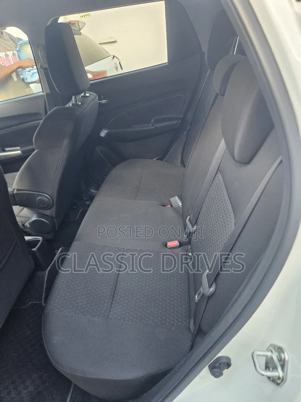 Suzuki Swift 2019 White