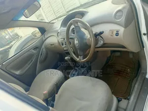Toyota Platz 2005 White