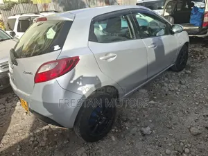 Mazda Demio 2011 Silver
