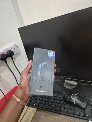 New Samsung Galaxy Z Flip6 256 GB Blue