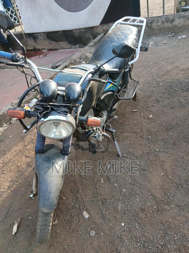 Honda CB 2018 Blue - thumbnail 2
