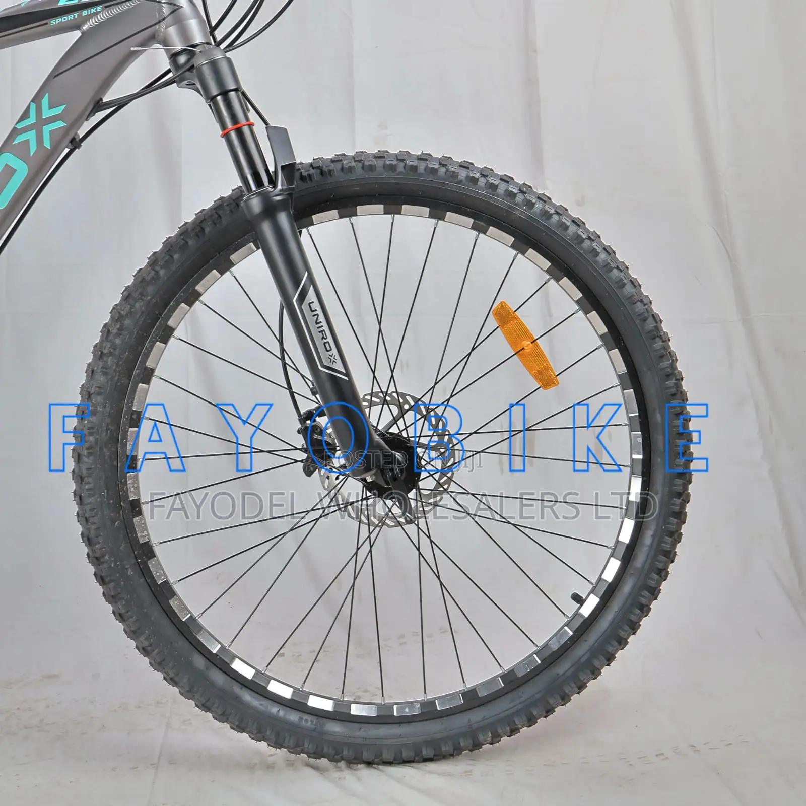 Cruztrek Adventure Bike 27.5 – Smooth Stable Cycling