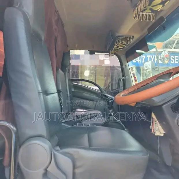 Isuzu FTR Financing 2022 White - thumbnail 4