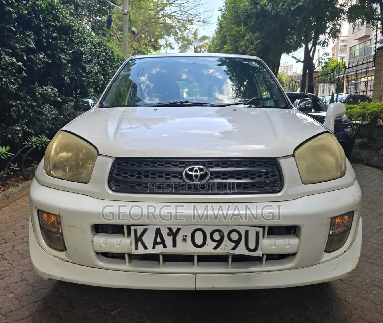 Toyota RAV4 2001 White