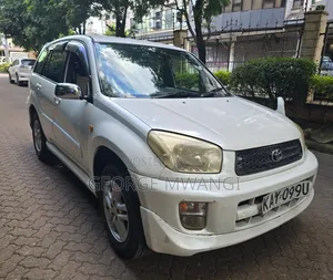 Toyota RAV4 2001 White