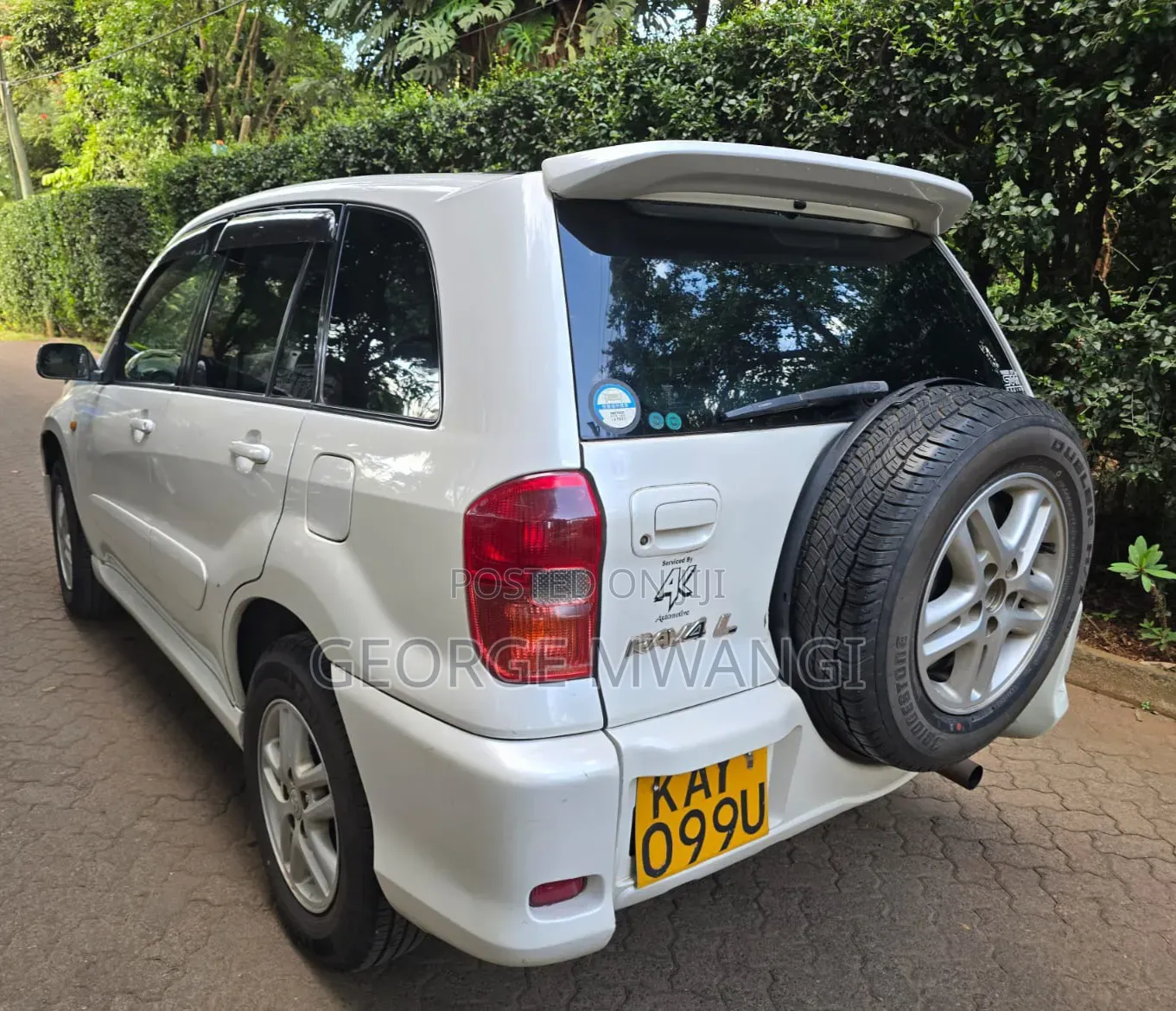 Toyota RAV4 2001 White