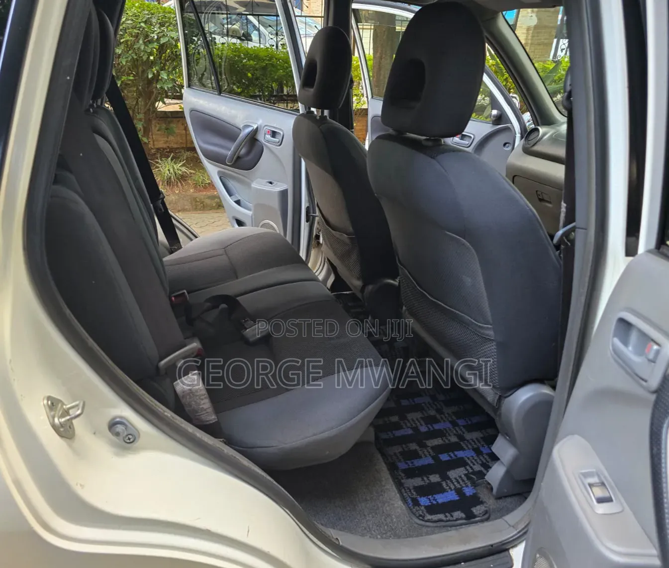 Toyota RAV4 2001 White