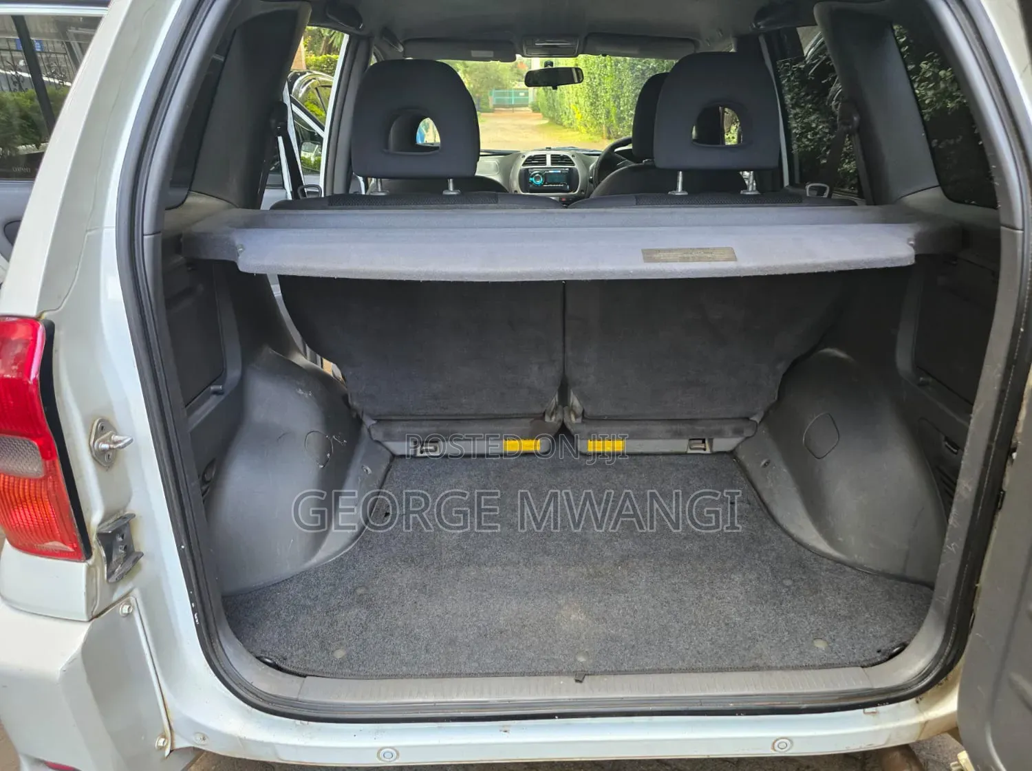 Toyota RAV4 2001 White