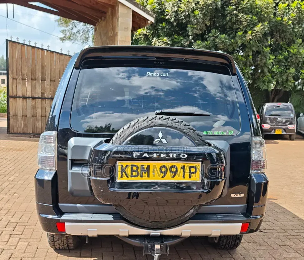 Mitsubishi Pajero 2010 Black