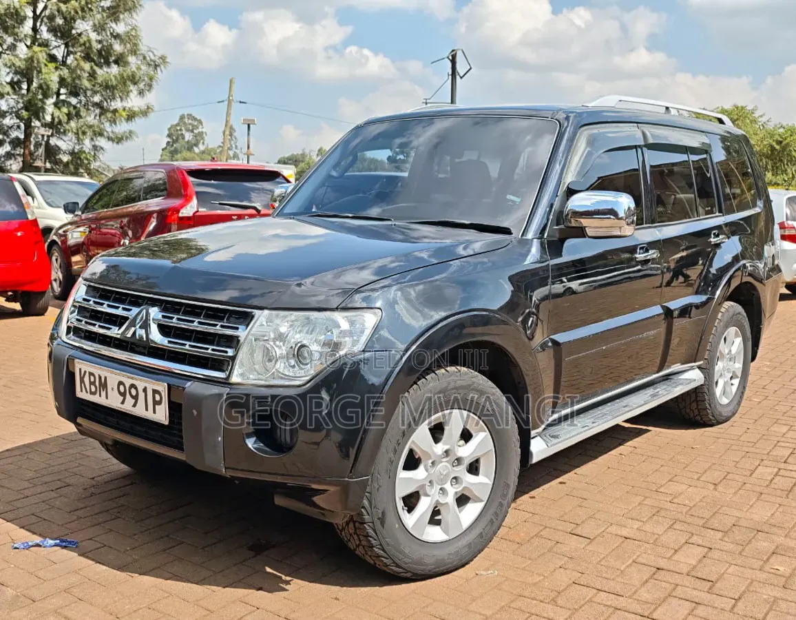 Mitsubishi Pajero 2010 Black