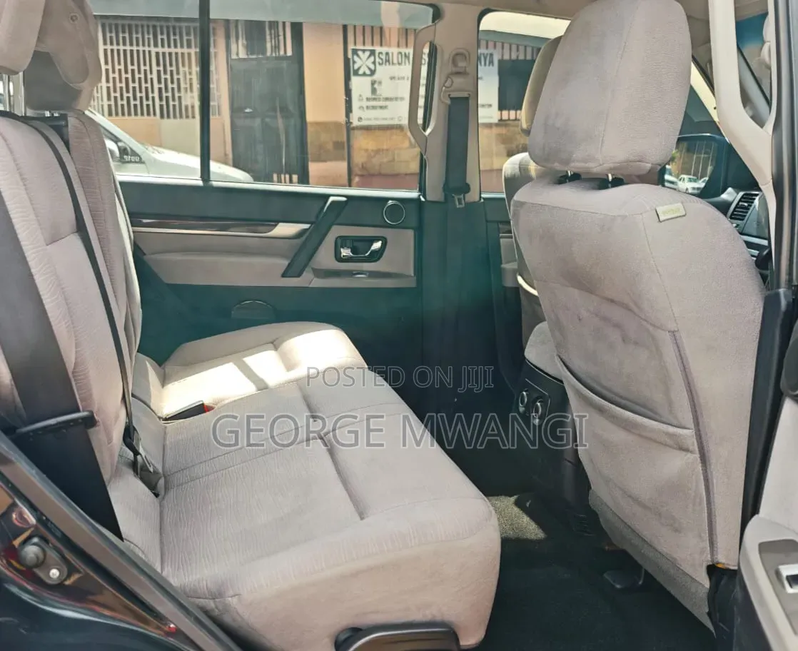 Mitsubishi Pajero 2010 Black