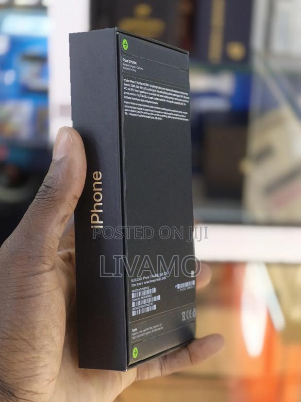 New Apple iPhone 13 Pro Max 256 GB Gold - thumbnail 3