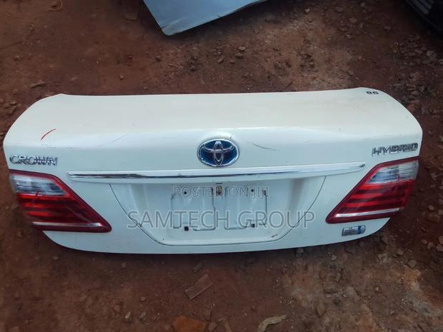 Toyota Crown Hybrid Boot X-Japan Import