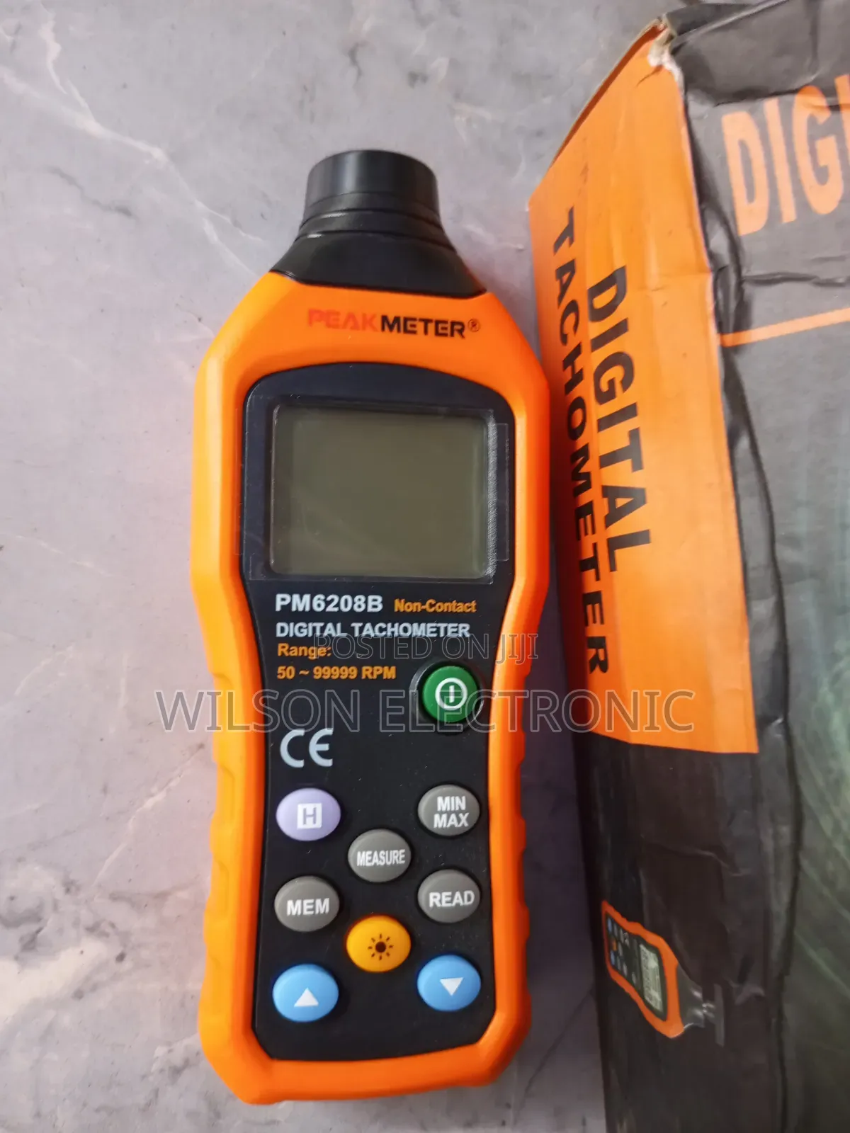 Digital Tachometer. Peak Meter 6208b.