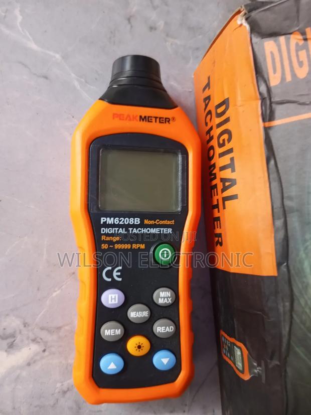 Digital Tachometer. Peak Meter 6208b. - main view