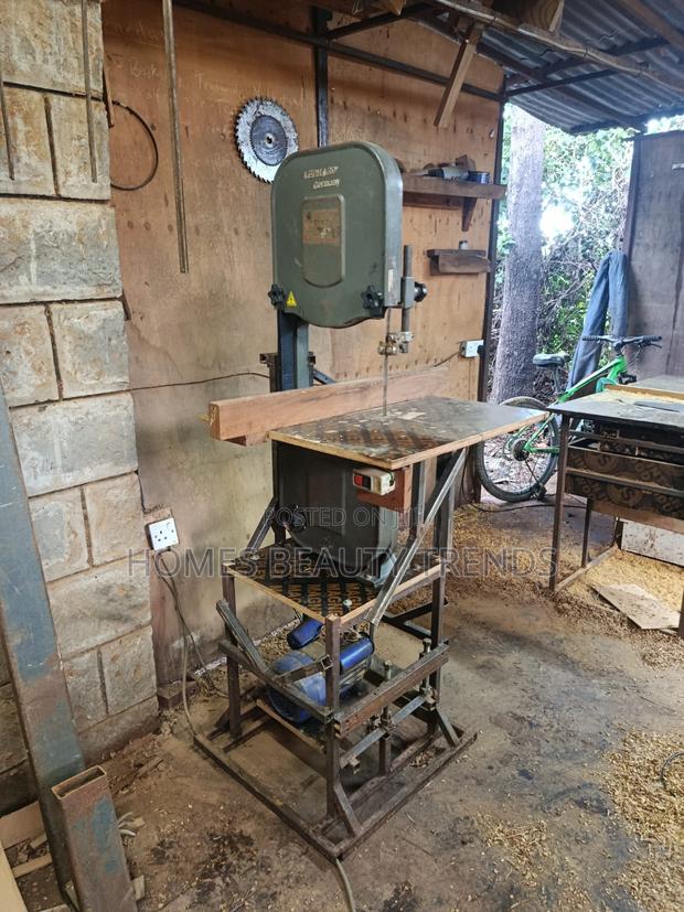 Woodcutting Bandsaw - thumbnail 4