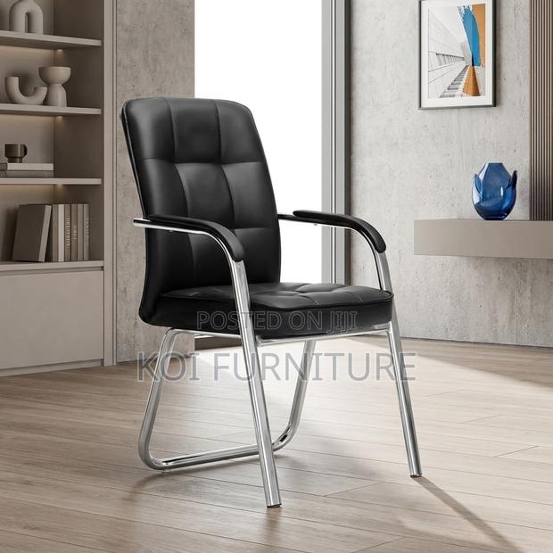 Office Chair : Generic Executive Leather Visitors Chair - thumbnail 3