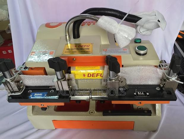 Key Cutting Machine - main view